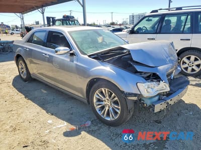 Czwarte zdjęcie samochodu z boku: 2017 CHRYSLER 300C VIN:2C3CCAEG2HH564339 - miniatura