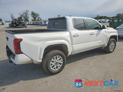 Trzecie zdjęcie samochodu z tyłu: 2024 TOYOTA TACOMA SR5 VIN:3TYKB5FN5RT009410 - miniatura