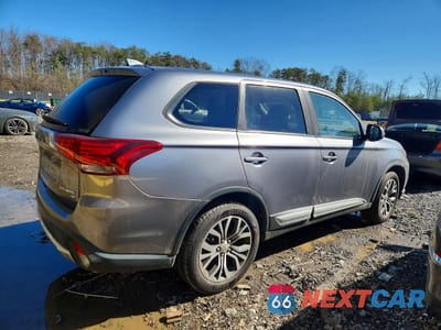 Trzecie zdjęcie samochodu z tyłu: 2017 MITSUBISHI OUTLANDER SE VIN:JA4AZ3A39HZ050823 - miniatura