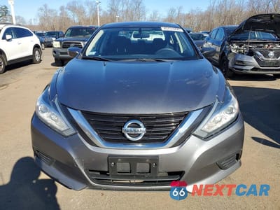 Piąte zdjęcie samochodu w środku: 2018 NISSAN ALTIMA 2.5 S VIN:1N4AL3AP8JC166152 - miniatura