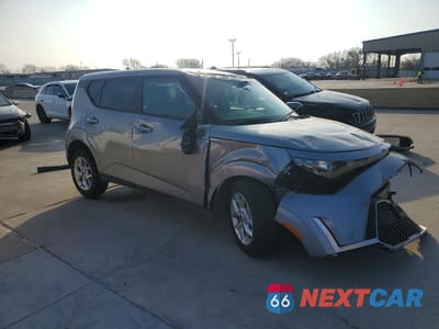 Czwarte zdjęcie samochodu z boku: 2025 KIA SOUL LX VIN:KNDJ23AU0S7958244 - miniatura