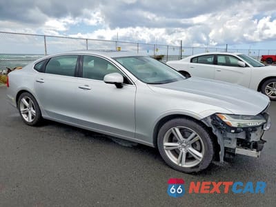 Czwarte zdjęcie samochodu z boku: 2018 VOLVO S90 T5 MOMENTUM VIN:LVY982AK0JP035991 - miniatura