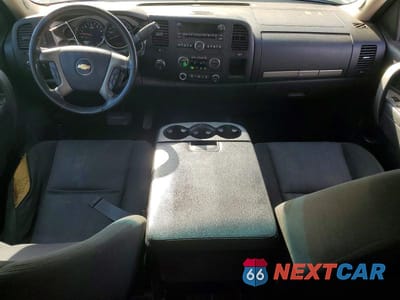 Zdjęcie 8 z 12 samochodu: 2011 CHEVROLET SILVERADO K1500 LT VIN:1GCPKSE37BF216306 - miniatura