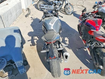 Zdjęcie 6 z 9 samochodu: 2025 KAWASAKI ZX636 K VIN:JKBZXJJ11SA028540 - miniatura