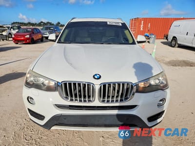 Piąte zdjęcie samochodu w środku: 2017 BMW X3 SDRIVE28I VIN:5UXWZ7C34H0V92706 - miniatura