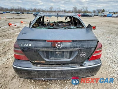 Zdjęcie 6 z 11 samochodu: 2003 MERCEDES-BENZ E 320 VIN:WDBUF65J53X110640 - miniatura