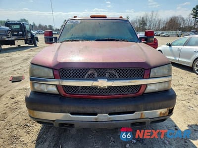 Piąte zdjęcie samochodu w środku: 2004 CHEVROLET SILVERADO K2500 HEAVY DUTY VIN:1GCHK29UX4E147465 - miniatura