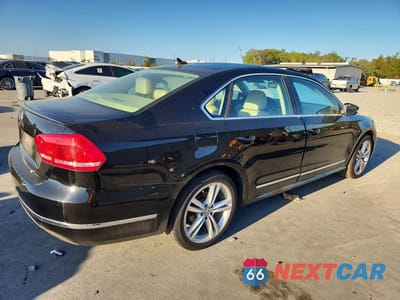 Trzecie zdjęcie samochodu z tyłu: 2013 VOLKSWAGEN PASSAT SEL VIN:1VWCN7A31DC012868 - miniatura