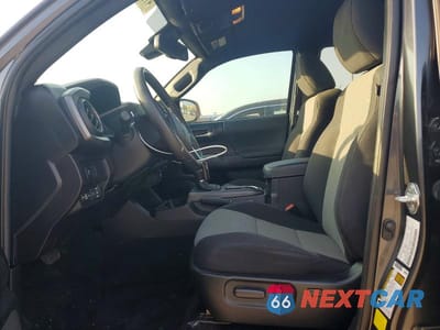 Zdjęcie 7 z 12 samochodu: 2022 TOYOTA TACOMA TRD OFF-ROAD VIN:3TMCZ5ANXNM499775 - miniatura