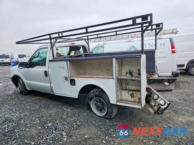 Drugie zdjęcie samochodu z przodu: 2004 FORD F250 SUPER DUTY UTILITY / SERVICE TRUCK VIN:1FDNF20L04EC88388 - miniatura