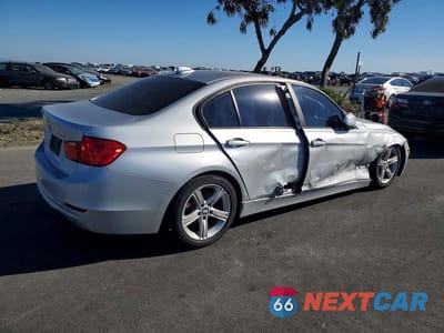 Trzecie zdjęcie samochodu z tyłu: 2015 BMW 320 I VIN:WBA3B1G59FNT64621 - miniatura