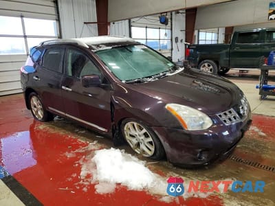 Czwarte zdjęcie samochodu z boku: 2013 NISSAN ROGUE S VIN:JN8AS5MV3DW607017 - miniatura