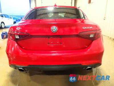 Zdjęcie 6 z 12 samochodu: 2020 ALFA ROMEO GIULIA VIN:ZARFANANXL7634786 - miniatura