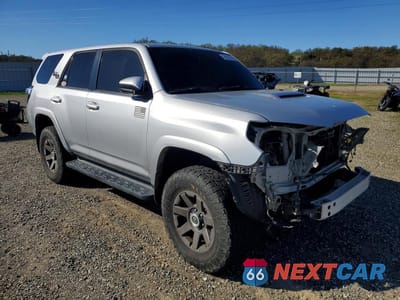 Czwarte zdjęcie samochodu z boku: 2020 TOYOTA 4RUNNER TRD OFF-ROAD VIN:JTEBU5JR3L5789657 - miniatura