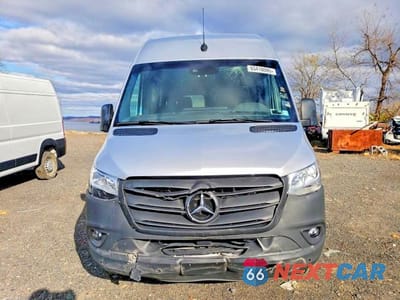 Piąte zdjęcie samochodu w środku: 2024 MERCEDES BENZ SPRINTER 2500 VIN:W1W4KBHYXRT192383 - miniatura
