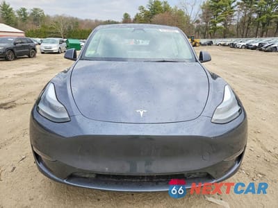 Piąte zdjęcie samochodu w środku: 2023 TESLA MODEL Y VIN:7SAYGDEE2PF863309 - miniatura