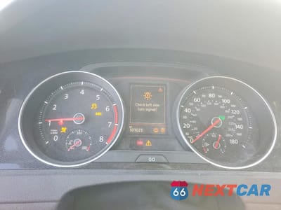 Zdjęcie 9 z 13 samochodu: 2016 VOLKSWAGEN GTI S VIN:3VW447AU0GM041359 - miniatura