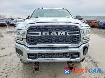 Piąte zdjęcie samochodu w środku: 2019 RAM 2500 TRADESMAN VIN:3C6MR5AJ6KG616299 - miniatura
