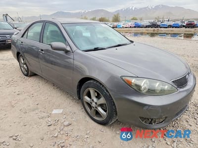 Czwarte zdjęcie samochodu z boku: 2005 TOYOTA CAMRY SE V6 VIN:4T1BA32K65U068112 - miniatura