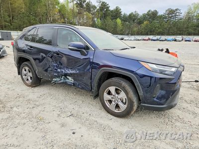Czwarte zdjęcie samochodu z boku: 2025 TOYOTA RAV4 XLE VIN:2T3W1RFV6SW414980 - miniatura