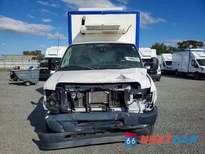 Piąte zdjęcie samochodu w środku: 2023 FORD E350 REFRIGERATED BOX TRUCK VIN:1FDWE3FK2PDD18819 - miniatura
