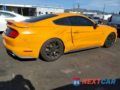 Trzecie zdjęcie samochodu z tyłu: 2019 FORD MUSTANG VIN:1FA6P8TH3K5117573 - miniatura