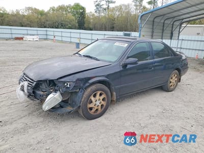 1999 TOYOTA CAMRY LE V6 JT2BF28K3X0155590 - główne zdjęcie licytacji z USA - miniatura