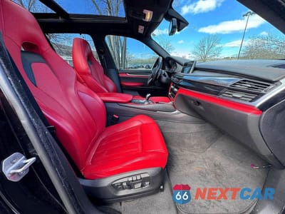 Piąte zdjęcie samochodu w środku: 2017 BMW X5 M VIN:5YMKT6C35H0X20731 - miniatura