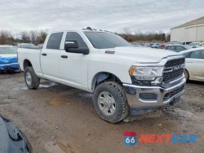Czwarte zdjęcie samochodu z boku: 2023 RAM 2500 VIN:3C6UR5CJ5PG614130 - miniatura