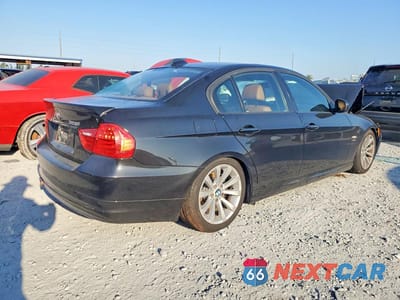 Trzecie zdjęcie samochodu z tyłu: 2011 BMW 328 XI SULEV VIN:WBAPK5G50BNN24534 - miniatura