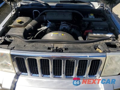 Zdjęcie 12 z 13 samochodu: 2007 JEEP COMMANDER VIN:1J8HH48K47C520955 - miniatura