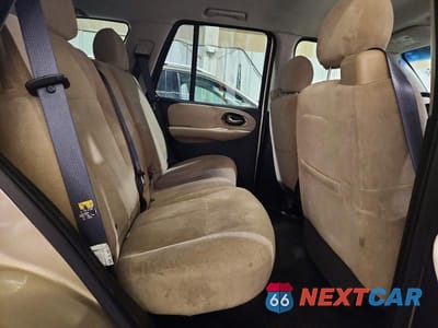 Zdjęcie 11 z 13 samochodu: 2006 CHEVROLET TRAILBLAZER LS VIN:1GNDT13SX62327098 - miniatura