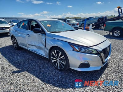 Czwarte zdjęcie samochodu z boku: 2021 NISSAN ALTIMA 2.5 SR VIN:1N4BL4CV4MN327014 - miniatura