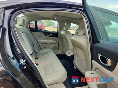 Zdjęcie 10 z 12 samochodu: 2021 VOLVO S60 T5 MOMENTUM VIN:7JR102FK4MG094147 - miniatura