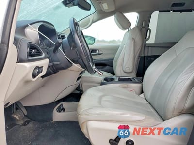 Zdjęcie 7 z 11 samochodu: 2021 CHRYSLER PACIFICA TOURING L VIN:2C4RC1BG4MR574384 - miniatura