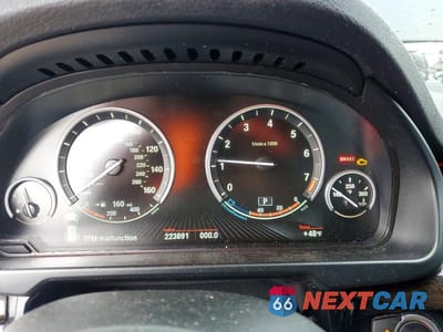 Zdjęcie 9 z 13 samochodu: 2014 BMW X5 VIN:5UXKR0C51E0K44672 - miniatura