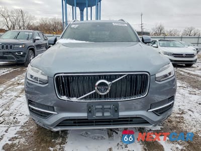 Piąte zdjęcie samochodu w środku: 2018 VOLVO XC90 T6 VIN:YV4A22PK7J1192981 - miniatura