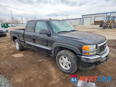 Czwarte zdjęcie samochodu z boku: 2005 GMC NEW SIERRA K1500 VIN:1GTEK19B15E340343 - miniatura
