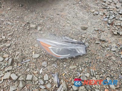 Zdjęcie 12 z 12 samochodu: 2014 MERCEDES-BENZ CLA 250 VIN:WDDSJ4EB0EN128441 - miniatura