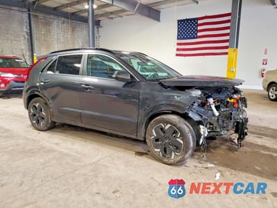 Czwarte zdjęcie samochodu z boku: 2023 KIA NIRO EV VIN:KNDCR3L16P5053288 - miniatura