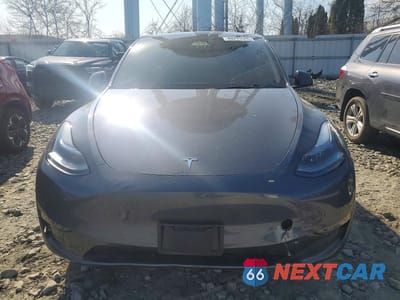 Piąte zdjęcie samochodu w środku: 2023 TESLA MODEL Y VIN:7SAYGAEE8PF809608 - miniatura