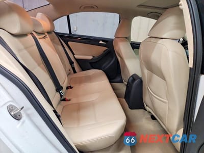 Zdjęcie 10 z 11 samochodu: 2016 VOLKSWAGEN JETTA SEL VIN:3VWL07AJ4GM206259 - miniatura