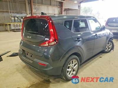 Trzecie zdjęcie samochodu z tyłu: 2022 KIA SOUL LX VIN:KNDJ23AU0N7826220 - miniatura