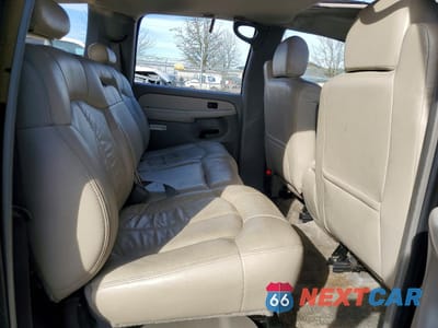 Zdjęcie 11 z 13 samochodu: 2000 CHEVROLET SUBURBAN K2500 VIN:3GNGK26UXYG223384 - miniatura