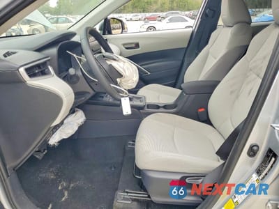 Zdjęcie 7 z 13 samochodu: 2026 TOYOTA COROLLA CROSS LE VIN:7MUCAAAG0TV173648 - miniatura