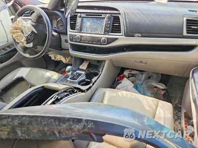 Zdjęcie 8 z 13 samochodu: 2019 TOYOTA HIGHLANDER XLE VIN:5TDKZRFH1KS572159 - miniatura