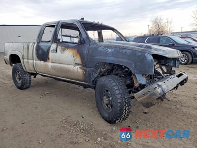 Czwarte zdjęcie samochodu z boku: 2005 CHEVROLET SILVERADO K2500 HEAVY DUTY VIN:1GCHK29U35E263365 - miniatura