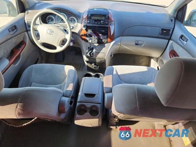 Zdjęcie 8 z 13 samochodu: 2004 TOYOTA SIENNA XLE 7 PASSENGER VIN:5TDZA22C24S138908 - miniatura