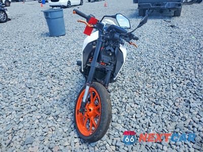 Drugie zdjęcie samochodu z przodu: 2019 KTM 390 DUKE VIN:MD2JPJ402KC223314 - miniatura