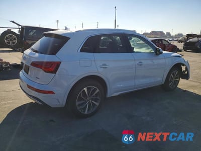 Trzecie zdjęcie samochodu z tyłu: 2021 AUDI Q5 PREMIUM VIN:WA1AAAFY7M2008427 - miniatura